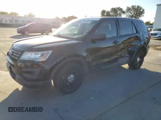 2016 Ford Utility Police Interceptor with VIN 1FM5K8AR0GGB54975, listed as a Copart auction lot 77045124 with 0 mi miles and Salvage Title. Bid and sale history available at carsss.com. Image 1.