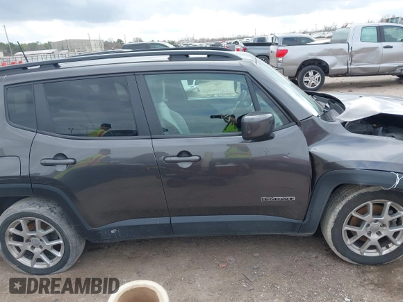 2020 Jeep Renegade Latitude with VIN ZACNJABB6LPL62935, listed as a IAAI auction lot 41487763 with 140,078 mi miles. Bid and sale history available at carsss.com. Image 13.
