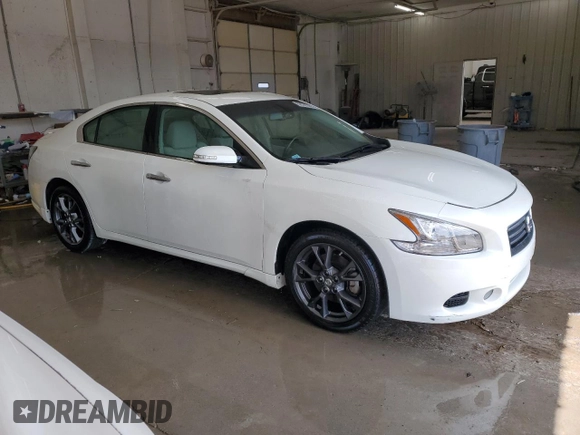 2014 Nissan Maxima SV z VIN 1N4AA5AP7EC915563, wystawiony jako Copart lot #58581365 z przebiegiem 32 347 mil mil oraz Szkoda całkowita • Salvage title. Historia ofert i sprzedaży dostępna na DreamBid. Obrazek 4.