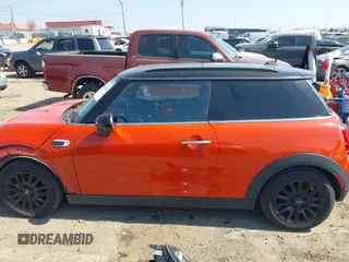 2019 MINI Hardtop Cooper with VIN WMWXP5C5XK2H32139, listed as a IAAI auction lot 41758248 with 1,136 mi miles and . Bid and sale history available at DreamBid. Image 15.