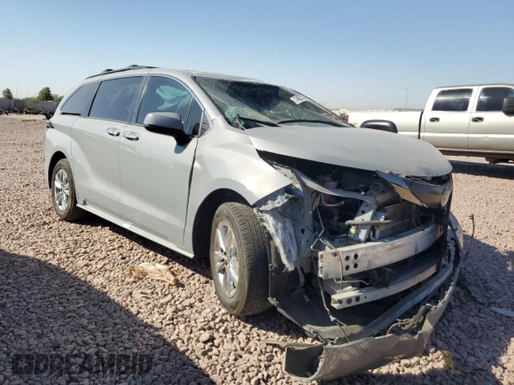 2022 Toyota Sienna XLE Woodland Edition with VIN 5TDASKFC4NS043580, listed as a Copart auction lot 74021884 with 153,893 mi miles and Salvage Title. Bid and sale history available at carsss.com. Image 4.