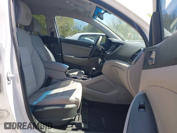 2018 Hyundai Tucson SE with VIN KM8J23A47JU820356, listed as a IAAI auction lot 42016418 with 110,138 mi miles. Bid and sale history available at carsss.com. Image 5.
