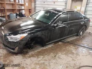 2018 Genesis G90 5.0L Ultimate with VIN KMHG54JH7JU038472, listed as a IAAI auction lot 41300699 with 85,133 mi miles. Bid and sale history available at carsss.com. Image 2.