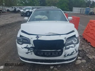 2021 Chrysler 300 S с VIN 2C3CCABT4MH558327, выставлен на аукционе IAAI как лот 41973134 с пробегом 58 216 миль миль и . История ставок и продаж доступна на DreamBid. Изображение 12.