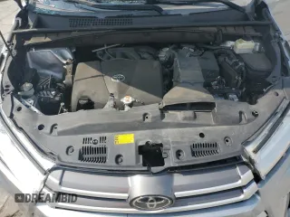 2018 Toyota Highlander SE with VIN 5TDJZRFH1JS527037, listed as a Copart auction lot 60348635 with 56,207 mi miles and Salvage title. Bid and sale history available at DreamBid. Image 12.
