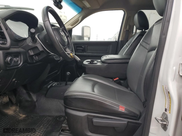 2020 Ram 3500 Chassis Cab Tradesman with VIN 3C7WRTCL3LG264310, listed as a Copart auction lot 44688495 with 230,121 mi miles and Clean Title. Bid and sale history available at carsss.com. Image 7.