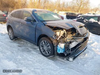 2024 Toyota Venza LE with VIN JTEAAAAHXRJ156948, listed as a IAAI auction lot 41264326 with 7,638 mi miles. Bid and sale history available at carsss.com. Image 1.