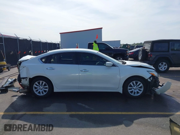 2016 Nissan Altima 2.5 S with VIN 1N4AL3AP8GN351217, listed as a IAAI auction lot 41933443 with 100,523 mi miles. Bid and sale history available at carsss.com. Image 13.
