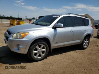 2010 Toyota RAV4 Limited z VIN JTMDK4DV6A5087965, wystawiony jako Copart lot #63513435 z przebiegiem 158 129 mil mil oraz Szkoda całkowita • Salvage title. Historia ofert i sprzedaży dostępna na DreamBid. Obrazek 1.