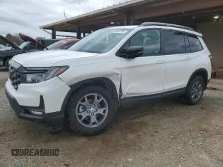 2024 Honda Passport TrailSport with VIN 5FNYF8H66RB013794, listed as a Copart auction lot 49257765 with 7,722 mi miles and Salvage Title. Bid and sale history available at carsss.com. Image 1.