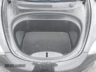 2018 Tesla Model 3 Long Range Battery z VIN 5YJ3E1EB7JF070600, wystawiony jako IAAI lot #42324240 z przebiegiem 68 804 mil mil oraz . Historia ofert i sprzedaży dostępna na DreamBid. Obrazek 10.
