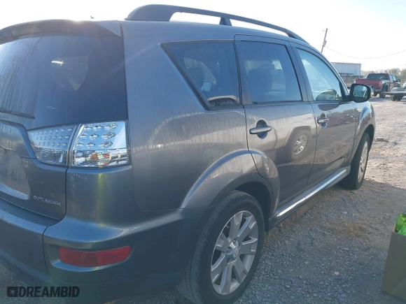 2011 Mitsubishi Outlander SE with VIN JA4AS3AW7BU020710, listed as a IAAI auction lot 41886025 with 195,234 mi miles. Bid and sale history available at carsss.com. Image 4.