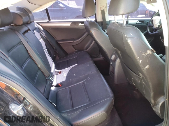 2015 Volkswagen Jetta SE z VIN 3VWD07AJ4FM282387, wystawiony jako Copart lot #48435015 z przebiegiem 177 857 mil mil oraz Szkoda całkowita • Salvage title. Historia ofert i sprzedaży dostępna na DreamBid. Obrazek 11.
