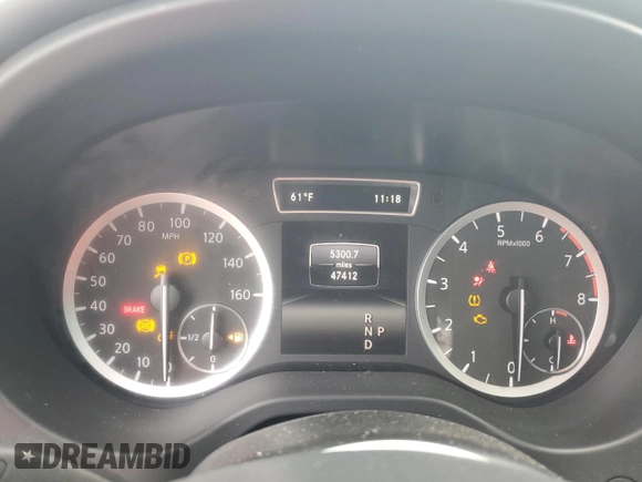 2018 Infiniti QX30 Premium with VIN SJKCH5CP3JA057376, listed as a Copart auction lot 82438634 with 47,412 mi miles and Salvage title. Bid and sale history available at DreamBid. Image 9.