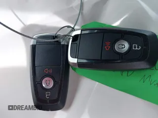 2020 Ford Escape SE z VIN 1FMCU9G68LUB54383, wystawiony jako IAAI lot #42356897 z przebiegiem 69 587 mil mil oraz . Historia ofert i sprzedaży dostępna na DreamBid. Obrazek 11.