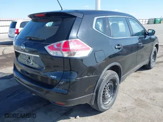 2016 Nissan Rogue S with VIN JN8AT2MV5GW143468, listed as a IAAI auction lot 41931113 with 132,497 mi miles. Bid and sale history available at carsss.com. Image 4.