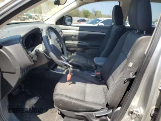 2018 Mitsubishi Outlander ES z VIN JA4AD2A37JJ004887, wystawiony jako Copart lot #51245625 z przebiegiem 114 654 mil mil oraz Szkoda całkowita • Salvage title. Historia ofert i sprzedaży dostępna na DreamBid. Obrazek 7.
