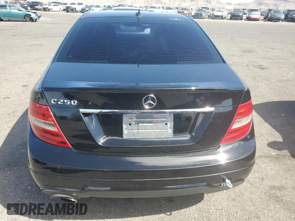 2013 Mercedes-Benz C 250 Sport с VIN WDDGF4HB9DA742932, выставлен на аукционе Copart как лот 63930105 с пробегом 177 550 миль миль и Чистый • Clean title. История ставок и продаж доступна на DreamBid. Изображение 6.