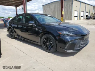 2025 Toyota Camry LE with VIN 4T1DAACK1SU034943, listed as a Copart auction lot 53923255 with 17,399 mi miles and Clean Title. Bid and sale history available at carsss.com. Image 4.