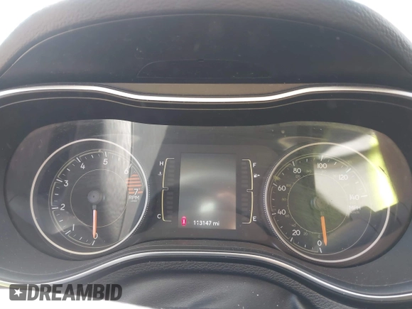 2019 Jeep Cherokee Latitude with VIN 1C4PJLCB6KD490529, listed as a IAAI auction lot 41890940 with 113,147 mi miles. Bid and sale history available at carsss.com. Image 7.