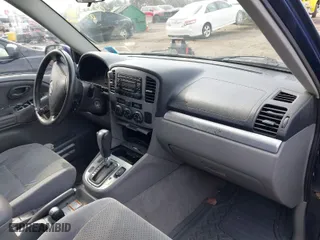 2003 Suzuki Grand Vitara with VIN JS3TD62V534105807, listed as a IAAI auction lot 41662214 with 111,087 mi miles. Bid and sale history available at carsss.com. Image 5.
