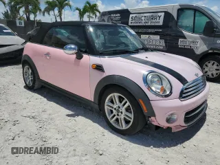 2013 MINI Convertible with VIN WMWZN3C50DT568977, listed as a Copart auction lot 60726495 with 86,319 mi miles and Clean title. Bid and sale history available at DreamBid. Image 4.