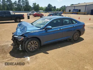 2020 Volkswagen Jetta S z VIN 3VWC57BUXLM084740, wystawiony jako Copart lot #56178645 z przebiegiem 109 667 mil mil oraz Szkoda całkowita • Salvage title. Historia ofert i sprzedaży dostępna na DreamBid. Obrazek 1.
