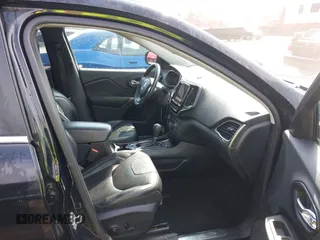 2019 Jeep Cherokee Limited с VIN 1C4PJLDBXKD433958, выставлен на аукционе IAAI как лот 41718399 с пробегом 135 977 миль миль и . История ставок и продаж доступна на DreamBid. Изображение 5.