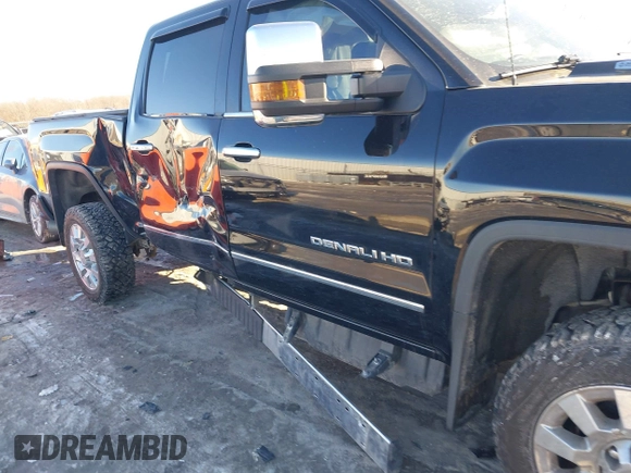 2019 GMC Sierra 2500HD Denali with VIN 1GT12SEYXKF224711, listed as a IAAI auction lot 41407508 with 77,158 mi miles. Bid and sale history available at carsss.com. Image 17.