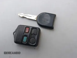 2008 Ford Focus SE с VIN 1FAHP35NX8W158591, выставлен на аукционе IAAI как лот 42237633 с пробегом 167 673 миль миль и . История ставок и продаж доступна на DreamBid. Изображение 11.