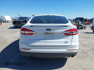 2020 Ford Fusion SE with VIN 3FA6P0HD4LR126174, listed as a IAAI auction lot 41723840 with 123,413 mi miles. Bid and sale history available at carsss.com. Image 16.
