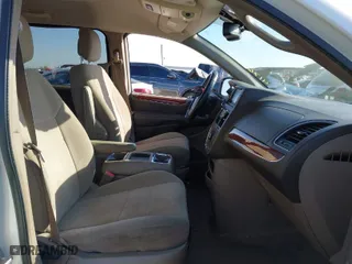 2012 Chrysler Town & Country Touring with VIN 2C4RC1BG6CR349043, listed as a IAAI auction lot 41767073 with 196,630 mi miles. Bid and sale history available at carsss.com. Image 5.