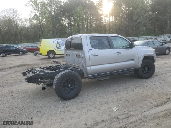 2020 Toyota Tacoma 2WD SR5 with VIN 3TMAZ5CN2LM118759, listed as a Copart auction lot 50596995 with 122,712 mi miles and Salvage Title. Bid and sale history available at carsss.com. Image 3.