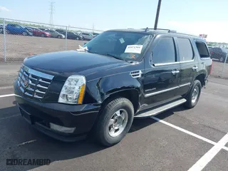 2013 Cadillac Escalade Luxury with VIN 1GYS4BEF6DR162720, listed as a IAAI auction lot 41971364 with 211,396 mi miles. Bid and sale history available at carsss.com. Image 17.