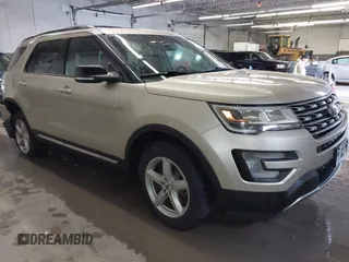 2017 Ford Explorer XLT z VIN 1FM5K8D86HGD47605, wystawiony jako IAAI lot #42331779 z przebiegiem 73 496 mil mil oraz . Historia ofert i sprzedaży dostępna na DreamBid. Obrazek 1.