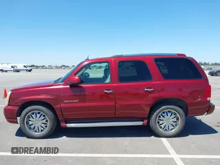 2003 Chevrolet Tahoe LS with VIN 1GNEC13TX3J252997, listed as a IAAI auction lot 42504734 with 118,972 mi miles and . Bid and sale history available at DreamBid. Image 14.