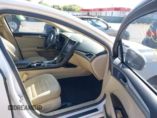 2013 Ford Fusion SE with VIN 3FA6P0HR6DR387299, listed as a IAAI auction lot 42403377 with 229,359 mi miles and . Bid and sale history available at DreamBid. Image 5.