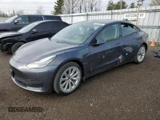 2021 Tesla Model 3 Standard Range Plus z VIN 5YJ3E1EA6MF838465, wystawiony jako Copart lot #55296995 z przebiegiem 81 661 mil mil oraz Czysty tytuł • Clean title. Historia ofert i sprzedaży dostępna na DreamBid. Obrazek 1.