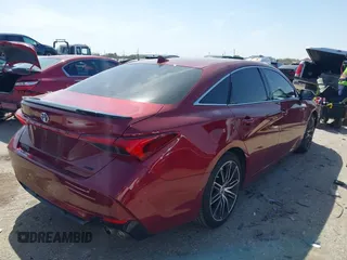 2019 Toyota Avalon XLE with VIN 4T1BZ1FB1KU010539, listed as a IAAI auction lot 41742985 with 58,988 mi miles. Bid and sale history available at carsss.com. Image 4.