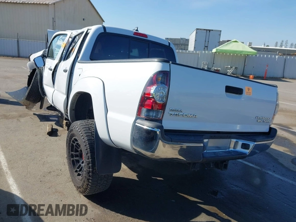 2012 Toyota Tacoma PreRunner z VIN 3TMJU4GN2CM128050, wystawiony jako IAAI lot #42200352 z przebiegiem Nie podano mil oraz . Historia ofert i sprzedaży dostępna na DreamBid. Obrazek 3.