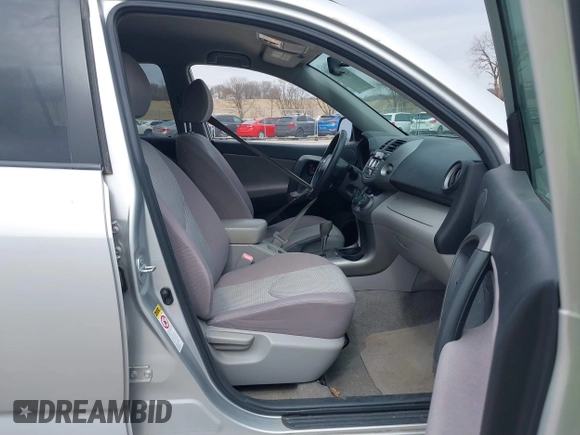 2007 Toyota RAV4 with VIN JTMBD33V775097927, listed as a IAAI auction lot 41870623 with 182,005 mi miles. Bid and sale history available at carsss.com. Image 5.
