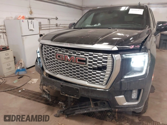 2021 GMC Yukon Denali with VIN 1GKS2DKL2MR432564, listed as a IAAI auction lot 41392475 with 44,045 mi miles. Bid and sale history available at carsss.com. Image 12.