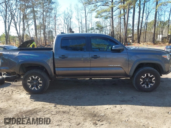 2016 Toyota Tacoma SR with VIN 5TFCZ5AN5GX045267, listed as a IAAI auction lot 41151555 with 162,882 mi miles. Bid and sale history available at carsss.com. Image 13.