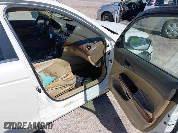 2008 Honda Accord EX-L z VIN 1HGCP36848A083642, wystawiony jako IAAI lot #42209153 z przebiegiem 257 112 mil mil oraz . Historia ofert i sprzedaży dostępna na DreamBid. Obrazek 5.
