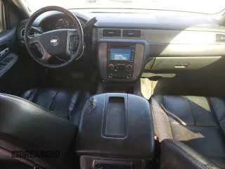 2009 Chevrolet Avalanche 2LT z VIN 3GNFK22049G150416, wystawiony jako Copart lot #87866225 z przebiegiem 186 505 mil mil oraz Szkoda całkowita • Salvage title. Historia ofert i sprzedaży dostępna na DreamBid. Obrazek 8.