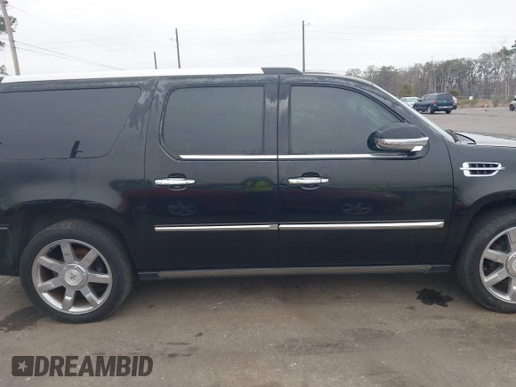 2011 Cadillac Escalade ESV Premium z VIN 1GYS3JEF6BR326994, wystawiony jako IAAI lot #41538648 z przebiegiem 159 768 mil mil oraz . Historia ofert i sprzedaży dostępna na DreamBid. Obrazek 13.