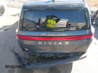 2024 Rivian R1S Adventure with VIN 7PDSGABAXRN031782, listed as a IAAI auction lot 41682181 with 1 mi miles. Bid and sale history available at carsss.com. Image 17.