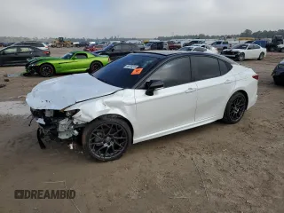 2025 Toyota Camry LE with VIN 4T1DAACK2SU057633, listed as a Copart auction lot 46074215 with 2,102 mi miles and Salvage Title. Bid and sale history available at carsss.com. Image 1.