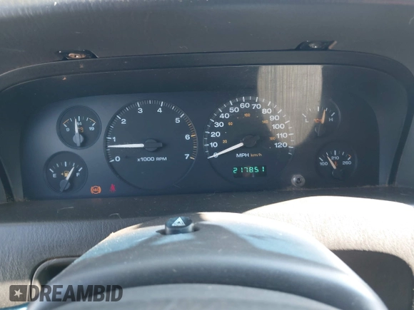 2000 Jeep Grand Cherokee Laredo with VIN 1J4GW48N0YC204645, listed as a IAAI auction lot 42650659 with 217,851 mi miles and . Bid and sale history available at DreamBid. Image 7.