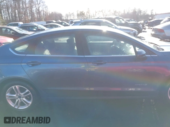 2018 Ford Fusion Hybrid SE with VIN 3FA6P0LU8JR229795, listed as a IAAI auction lot 41522818 with 115,420 mi miles. Bid and sale history available at carsss.com. Image 13.